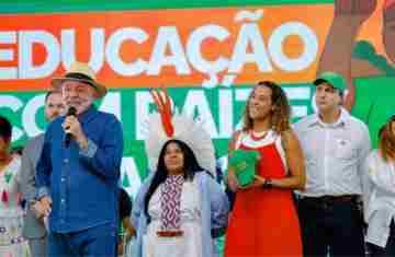  Lula mantém disposição para o diálogo, mas critica recusa de Trump 
